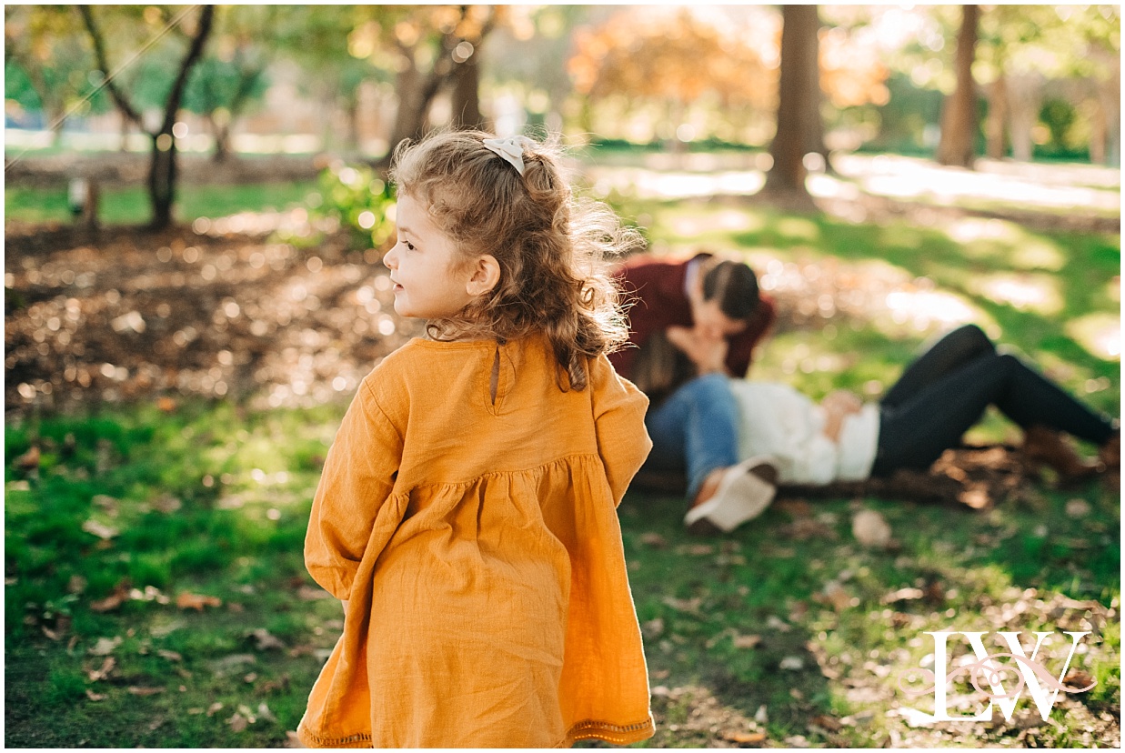 Virginia Beach Family Session at Regent University taken by Laura Walter Photography