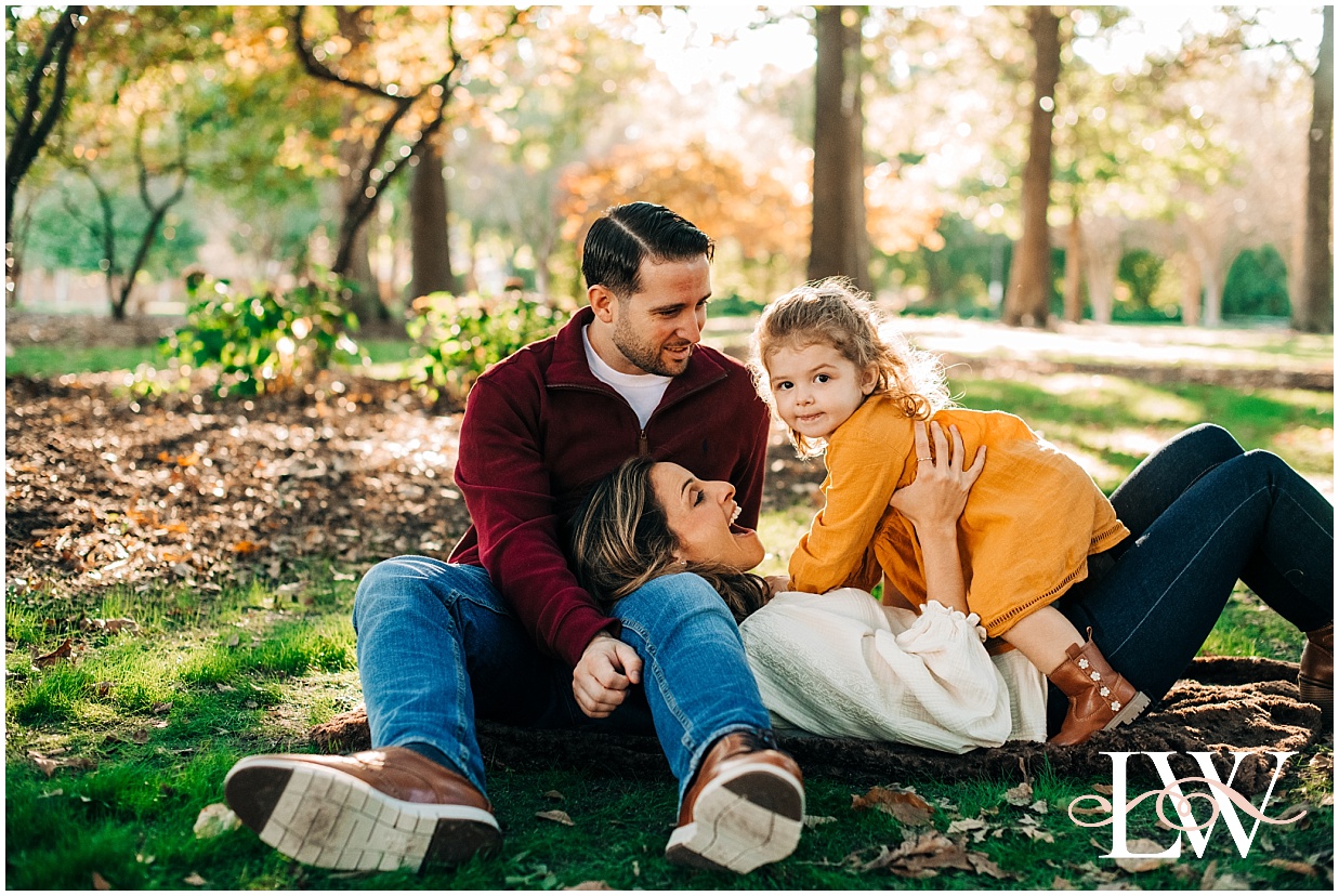 Virginia Beach Family Session at Regent University taken by Laura Walter Photography